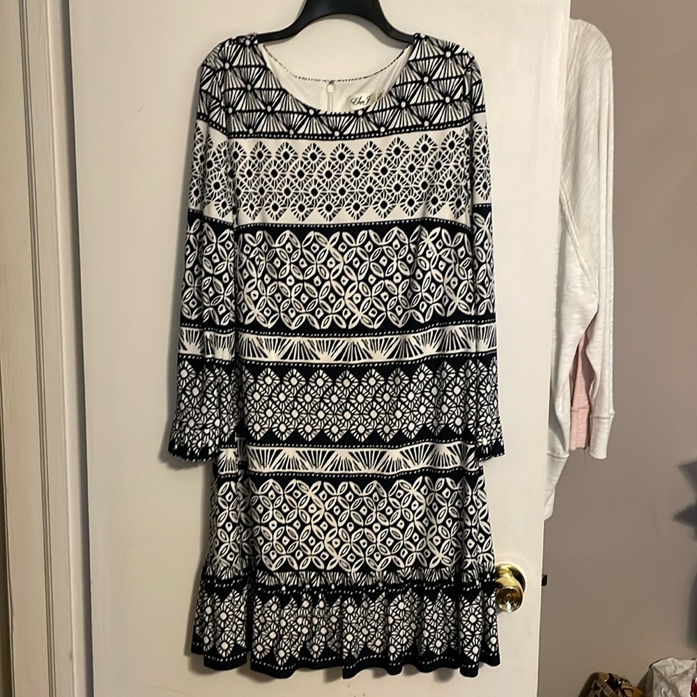Eliza J Dress size 16W Black & white
